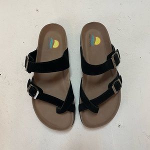Aloha Island Black Sandal size 7